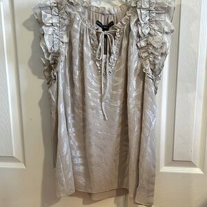NWT WHBM women’s blouse. Tan with metallic print and ruffle sleeves. Size L.